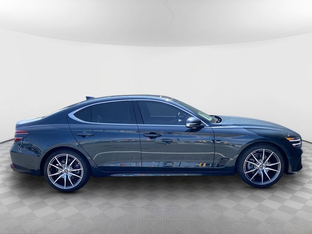 2022 GENESIS G70 Standard - Photo 9
