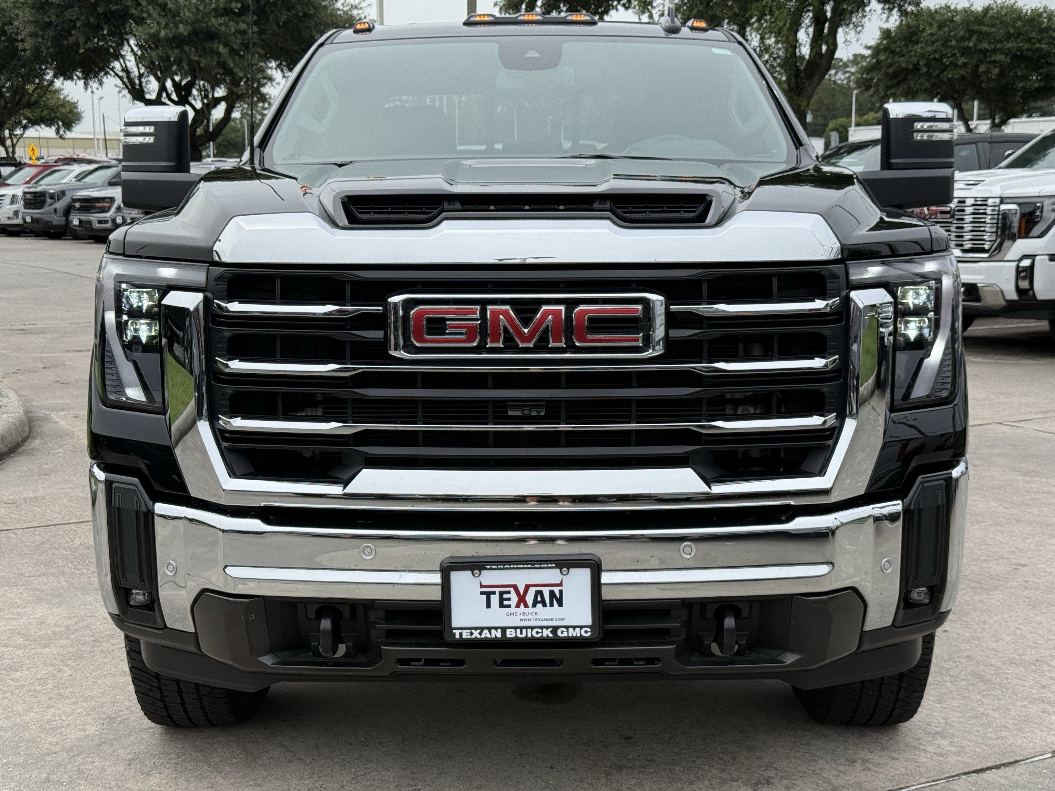 Used 2025 Onyx Black GMC SLT image 9