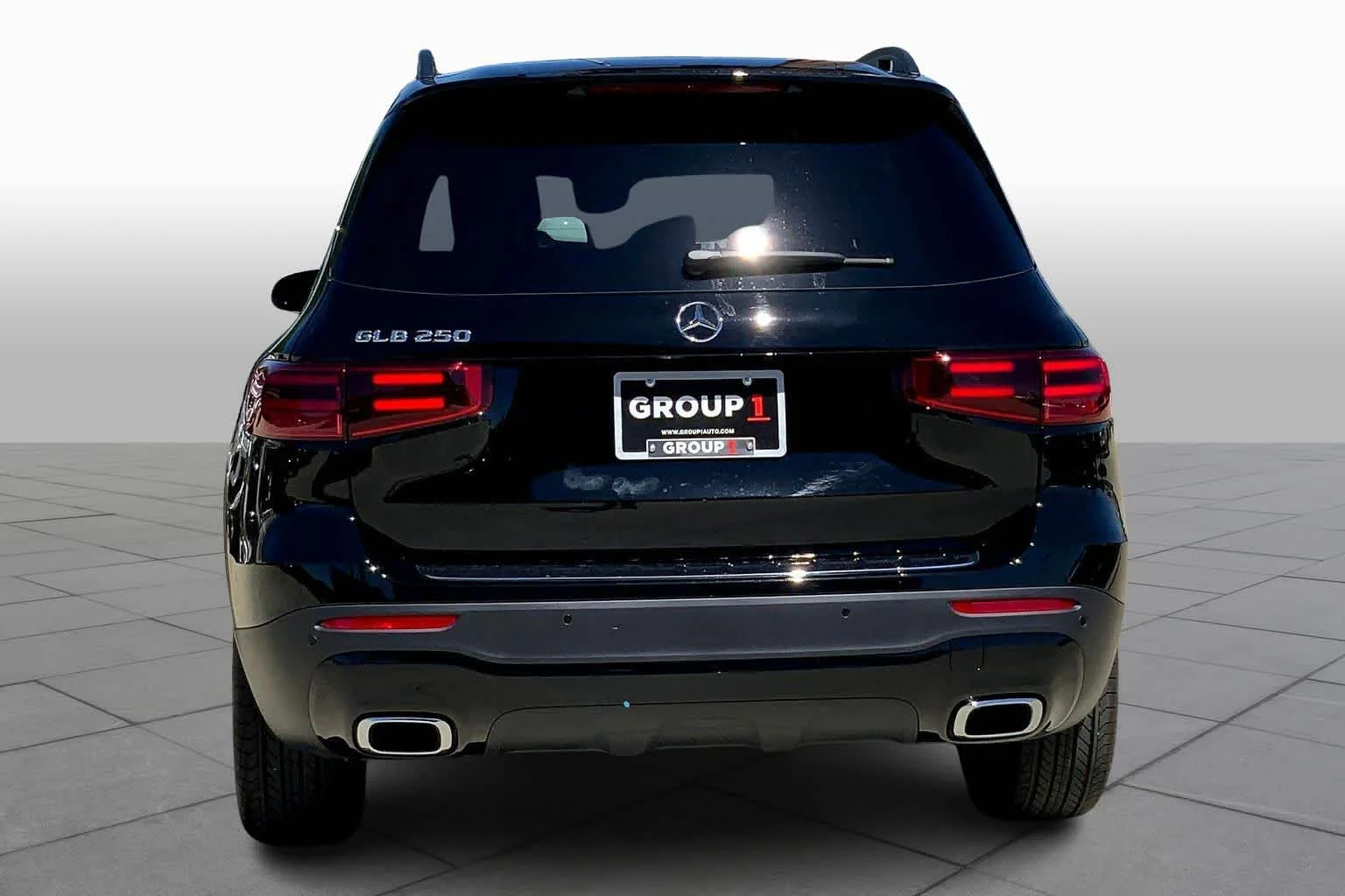 New 2026 Night Black Mercedes-Benz GLB 250 image 4