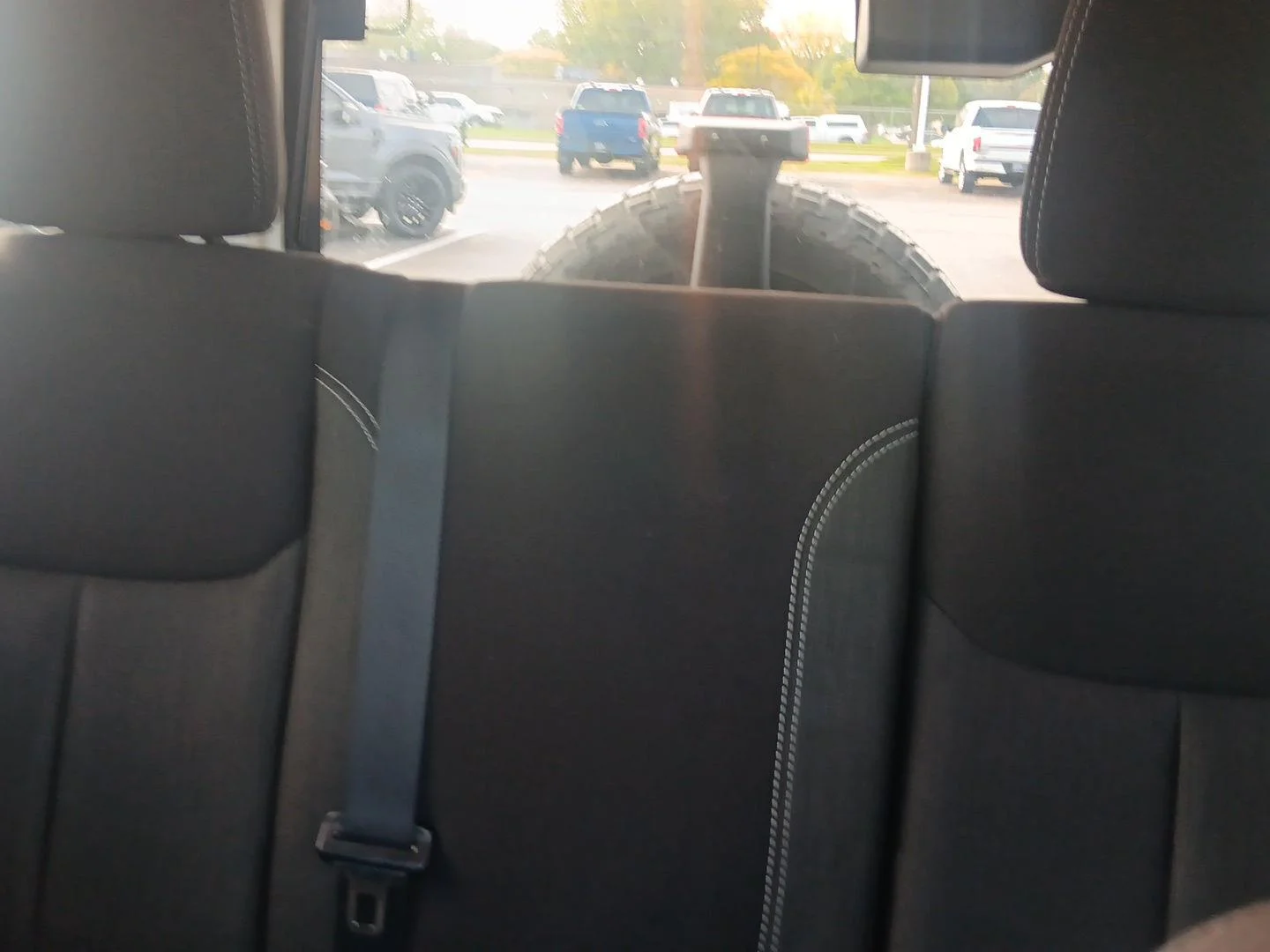 Used 2014 Billet Metallic Clearcoat Jeep Sahara image 14