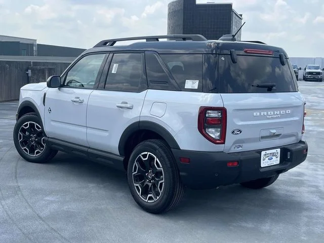 New 2026 Space White Metallic Ford Outer Banks® image 4
