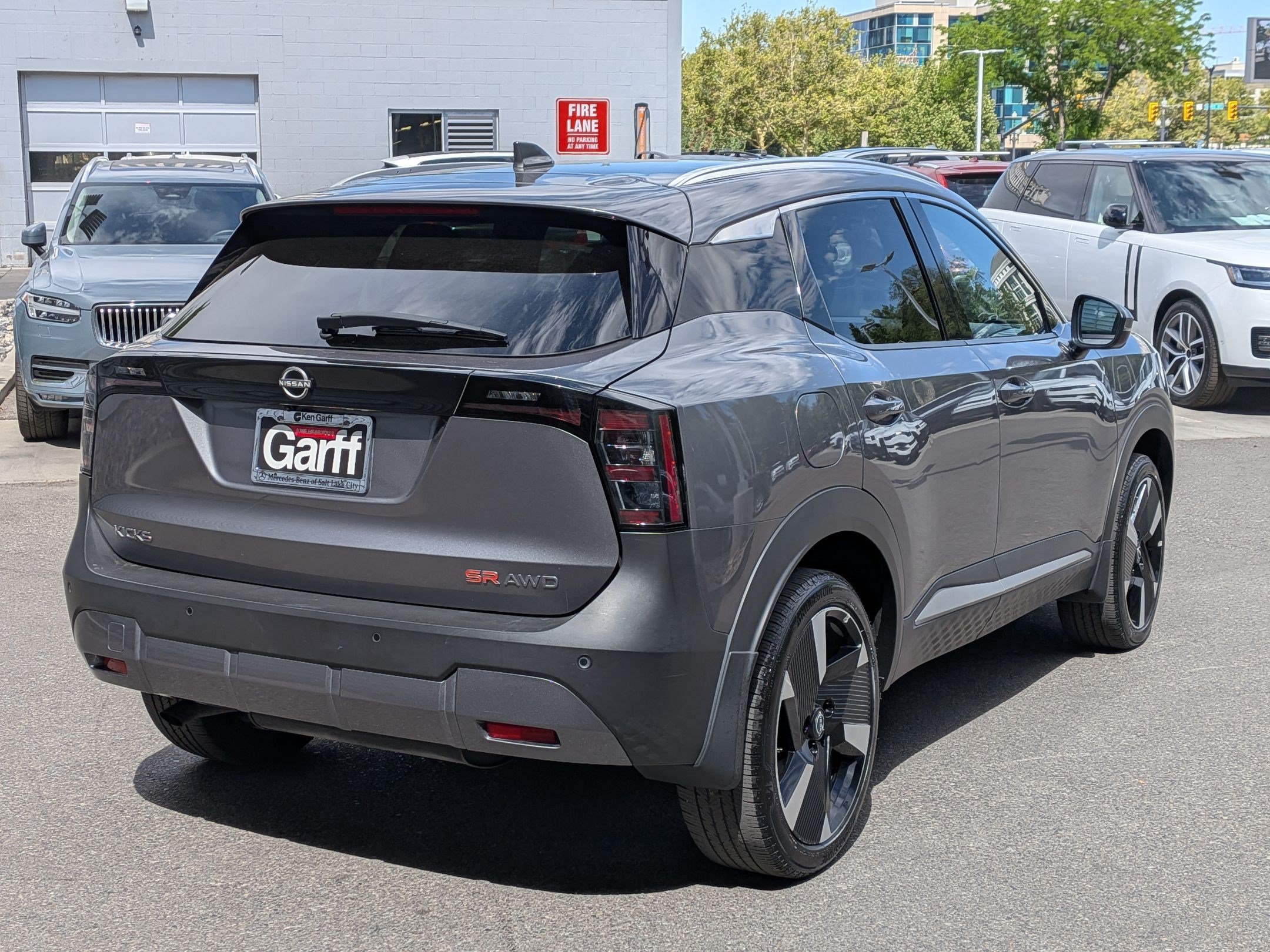 Used 2025 Gun Metallic Nissan SR image 3