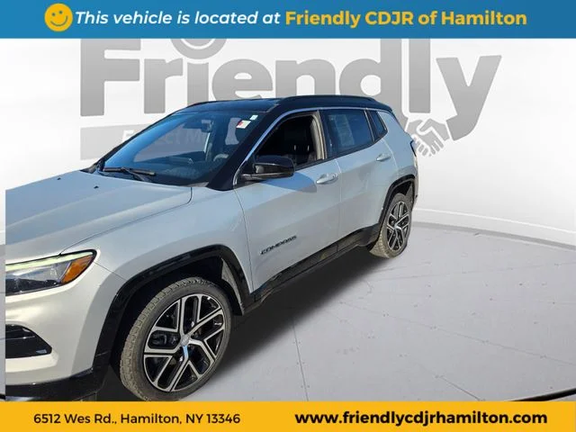 Used 2024 Silver Jeep Limited image 1