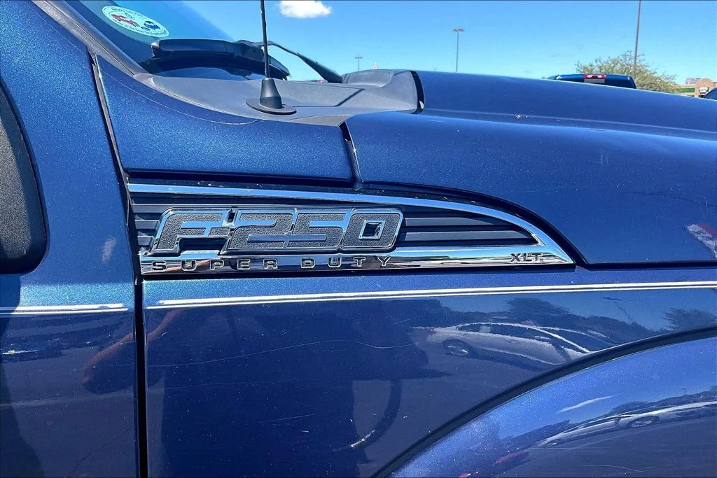 Used 2016 Blue Ford XLT image 8