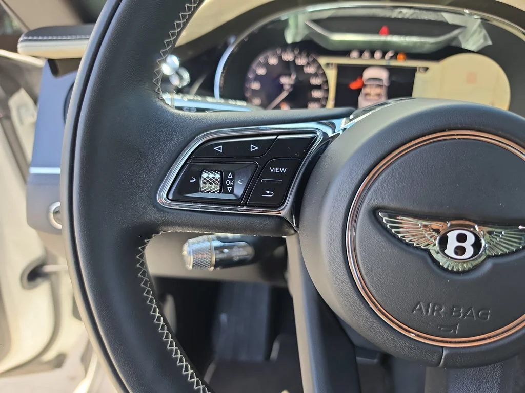 Used 2022 Glacier White Bentley Speed image 16