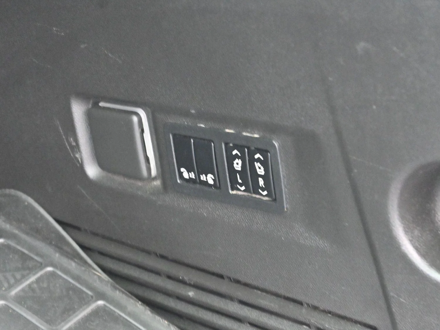 Used 2021 Black Chevrolet Premier image 10