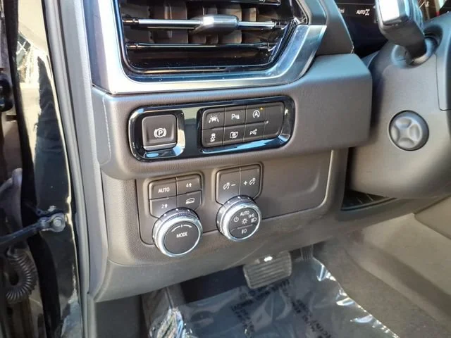 Used 2025 Onyx Black GMC Denali image 20
