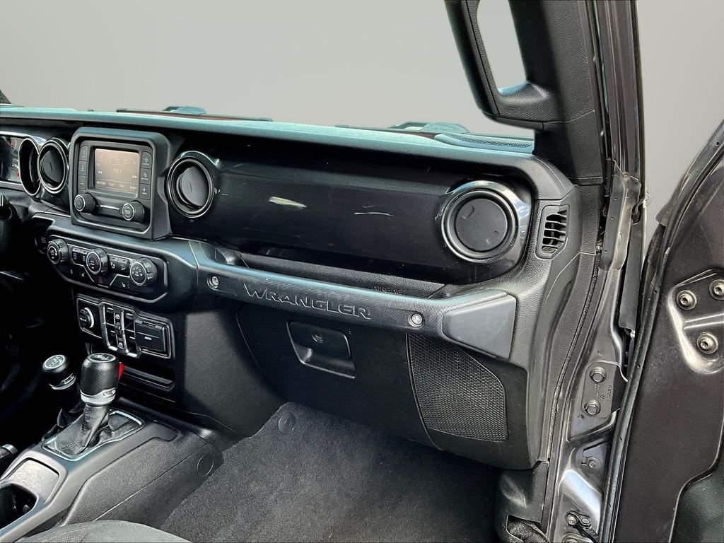Used 2020 Gray Jeep Unlimited Sport Altitude image 24