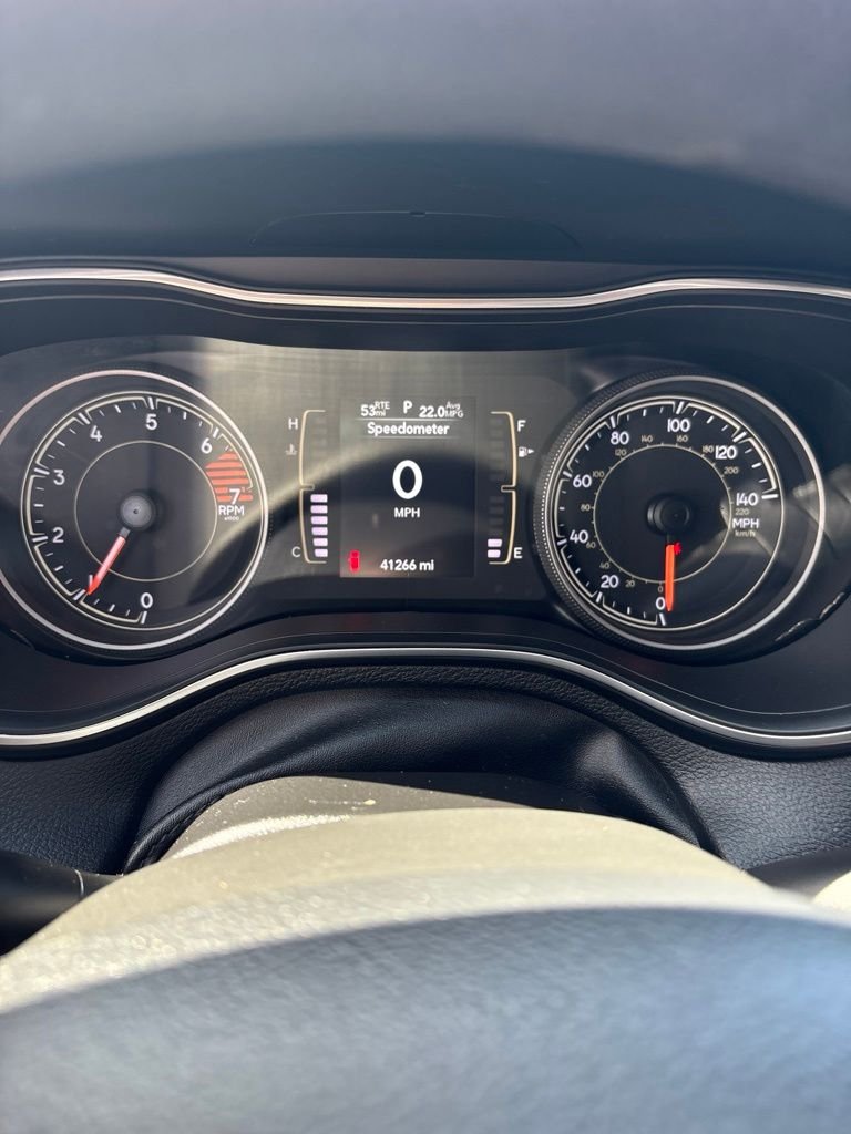 Used 2021 Velvet Jeep Latitude image 11