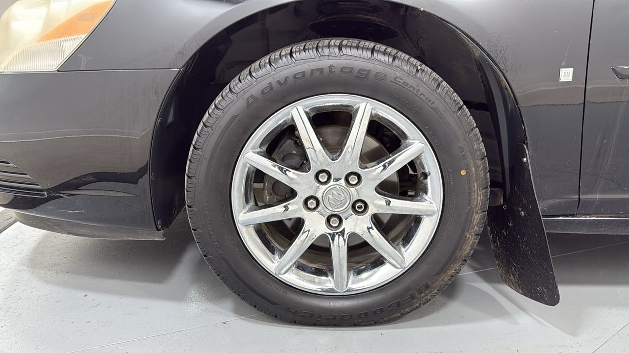 Used 2007 Black Buick CXL image 24