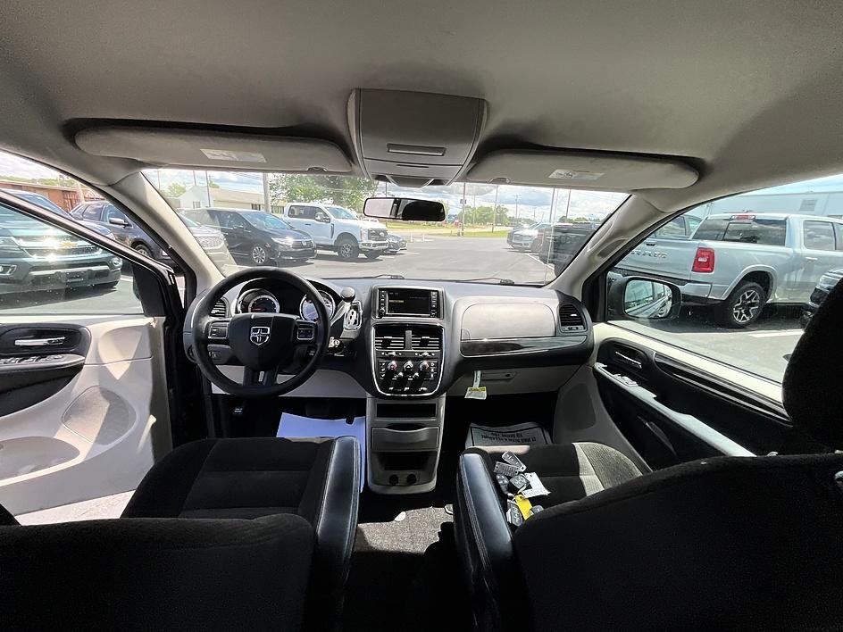Used 2018 Black Dodge SE image 29