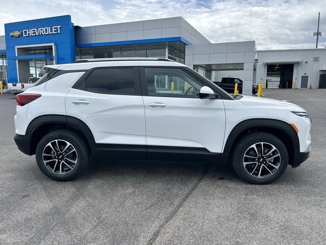 New 2026 Summit White Chevrolet LT image 3