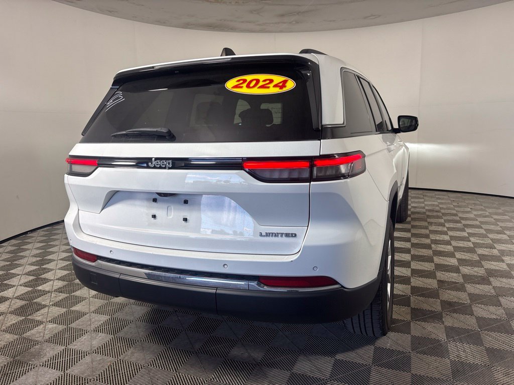 Used 2024 White Jeep Limited image 3