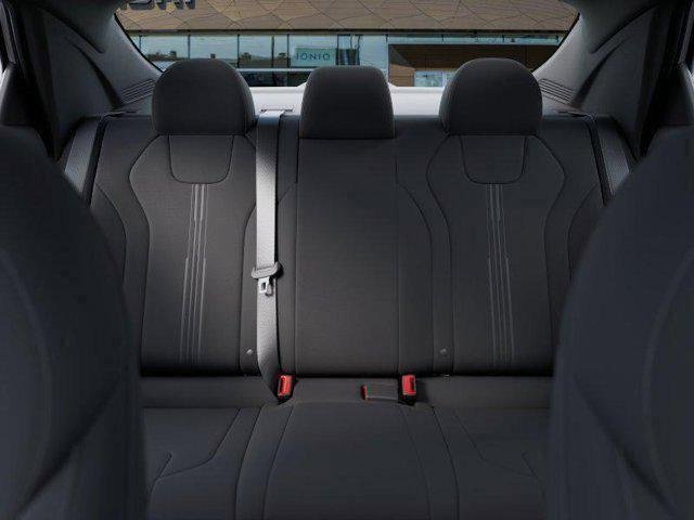 2025 Hyundai Elantra SEL - Photo 12