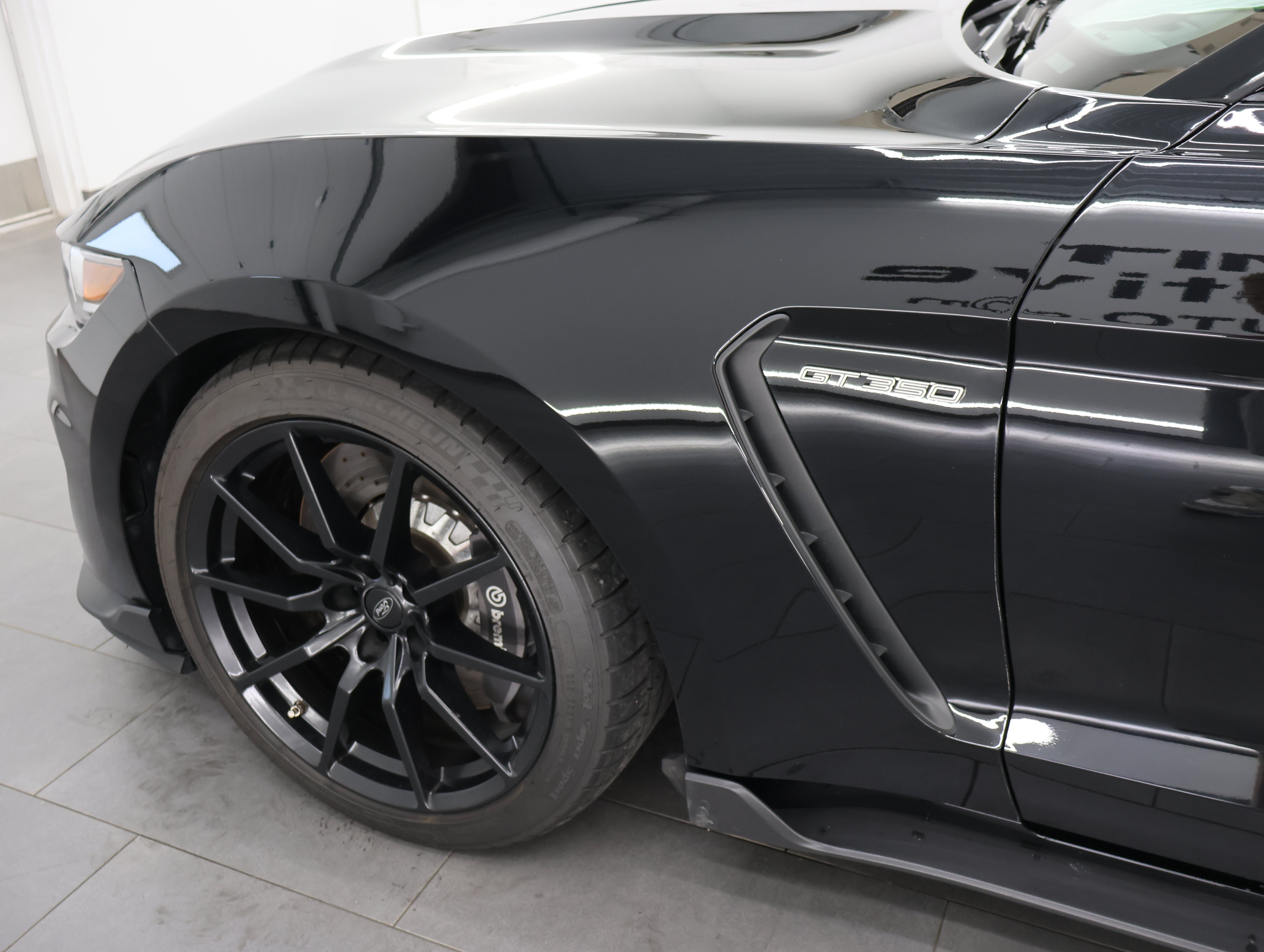 Used 2018 Shadow Black Ford GT350: GT350-ELECTRONICS-6 SPEED MANUAL-NAV-RECAOR SEATS-NEW TIRES image 36
