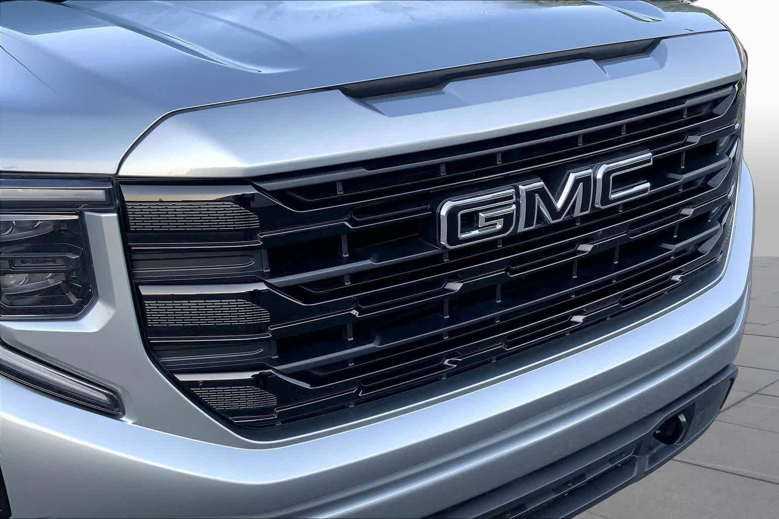 Used 2024 Sterling Metallic GMC Elevation image 29