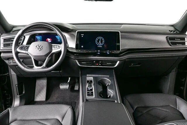 New 2026 Deep Black Pearl Volkswagen 2.0T SE image 20