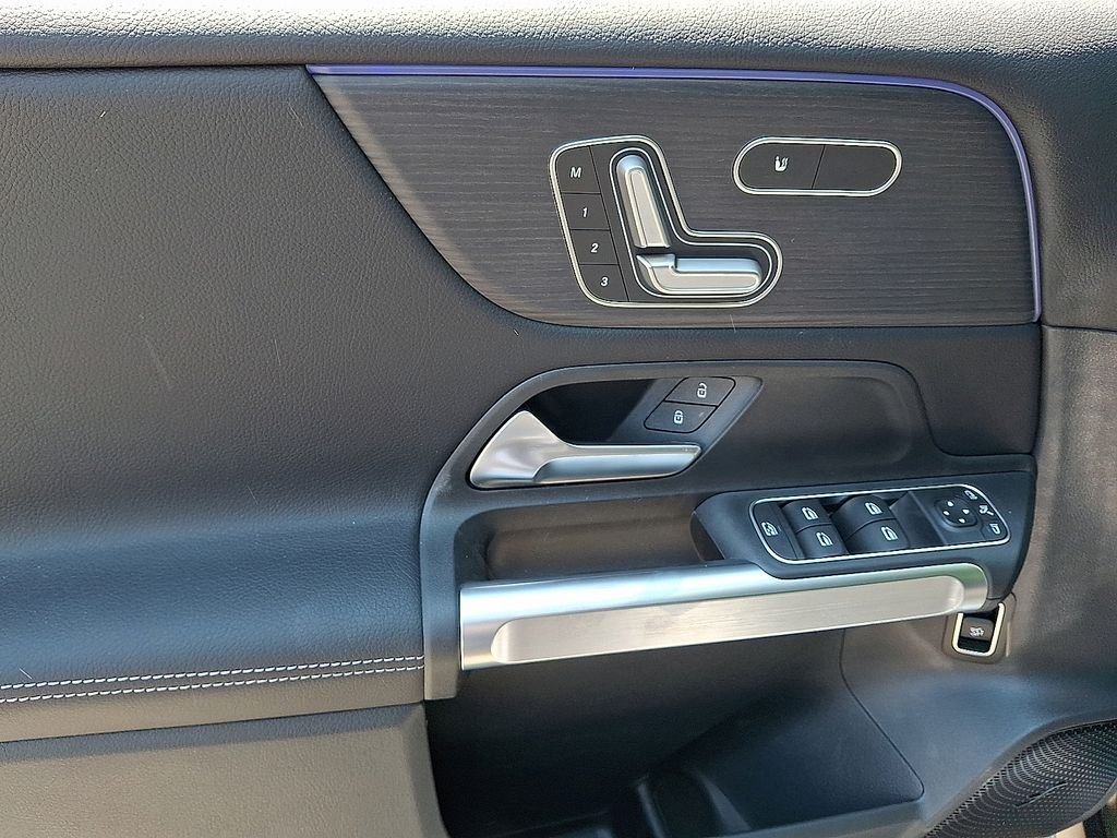 New 2026 Mountain Grey Metallic Mercedes-Benz GLB 250 image 9