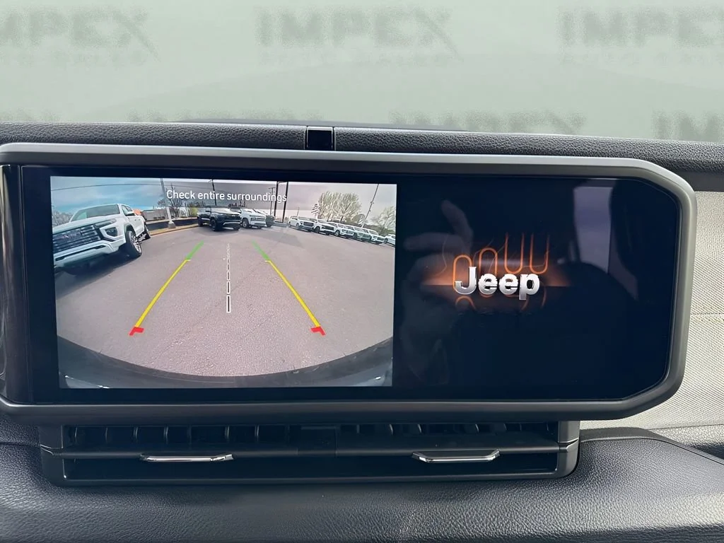 Used 2025 White Jeep Sport S image 21