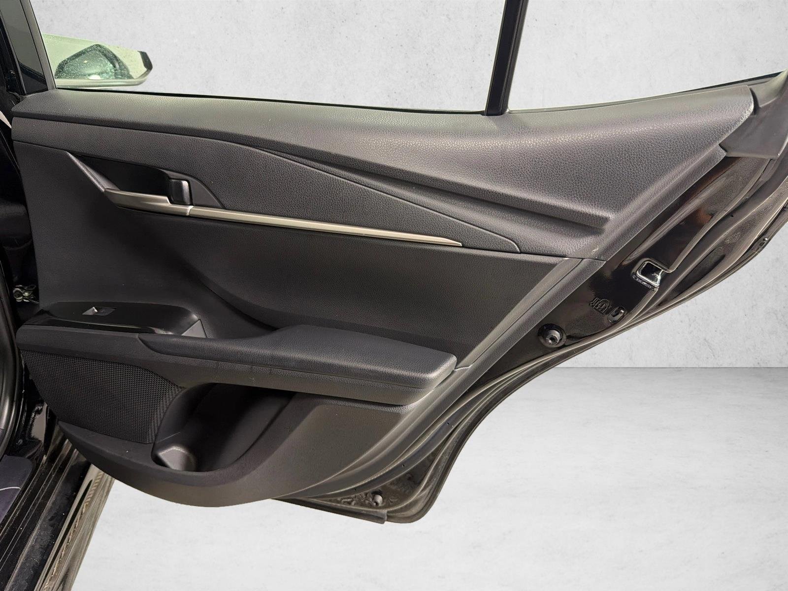 Used 2025  Toyota SE image 16