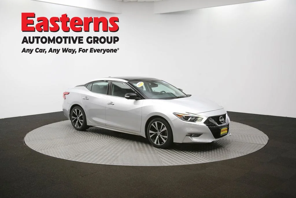 Used 2018 Silver Nissan Platinum image 52