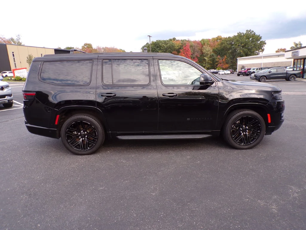Used 2022 Black Jeep Series III image 4