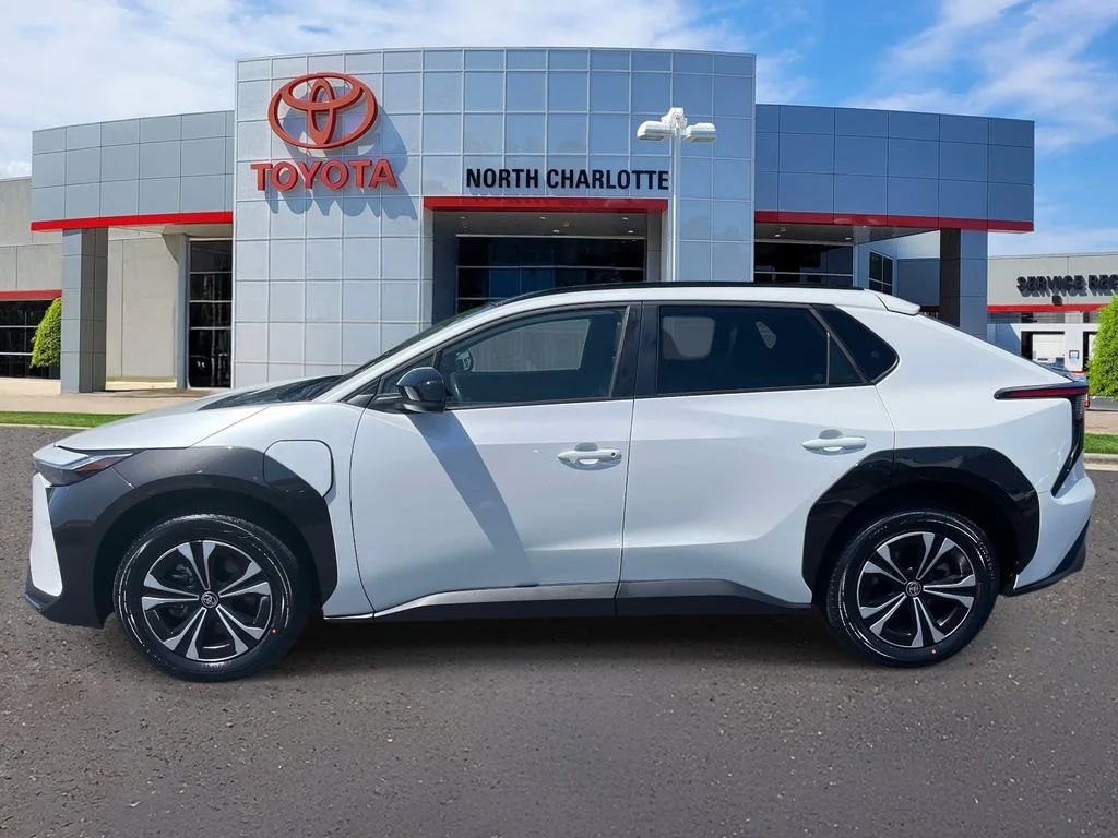 2024 Toyota bZ4X XLE - Photo 7