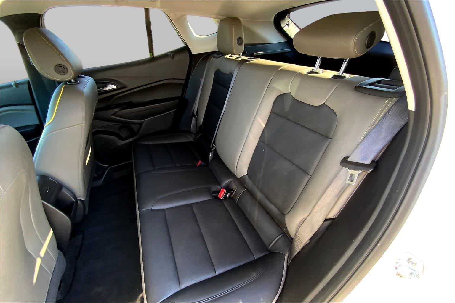 Used 2025 Summit White Chevrolet ACTIV image 21
