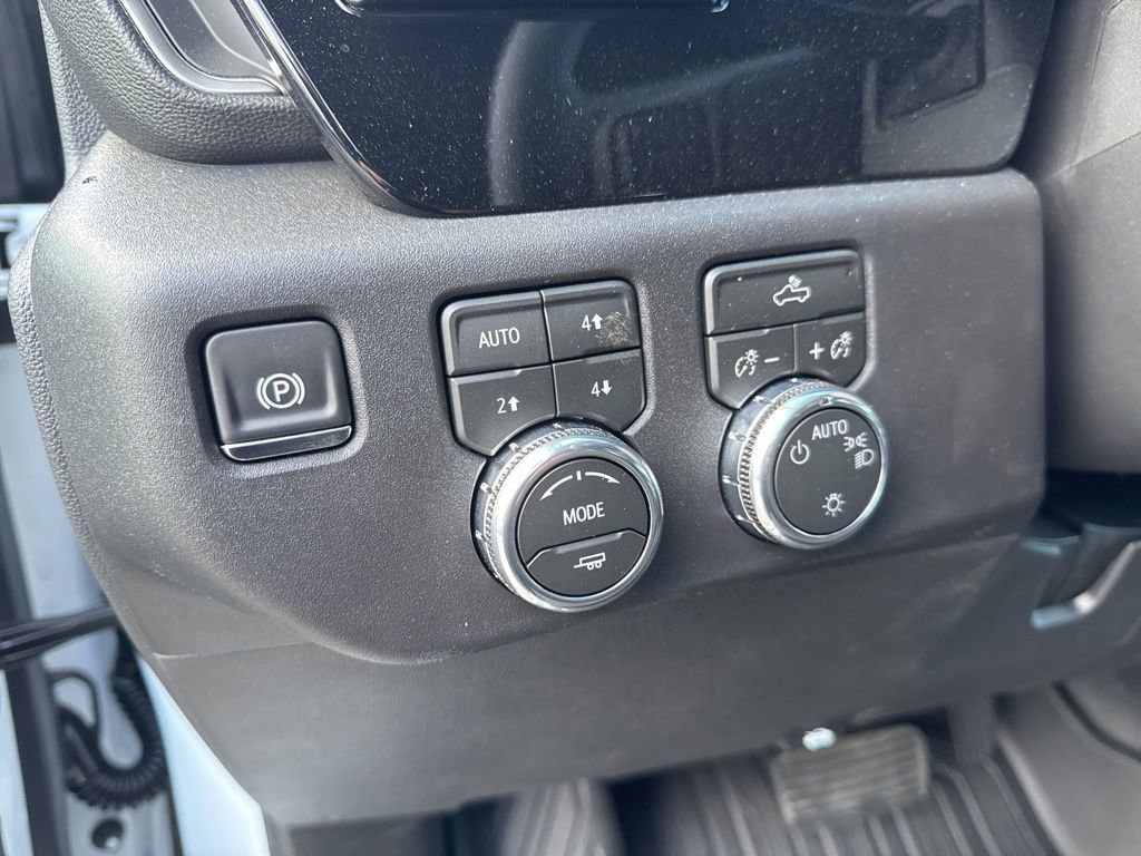 New 2026 Summit White GMC SLE image 10