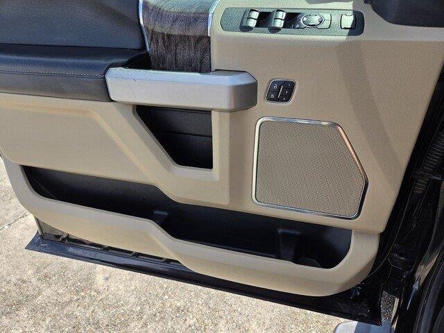 Used 2019 Agate Black Metallic Ford LARIAT image 24