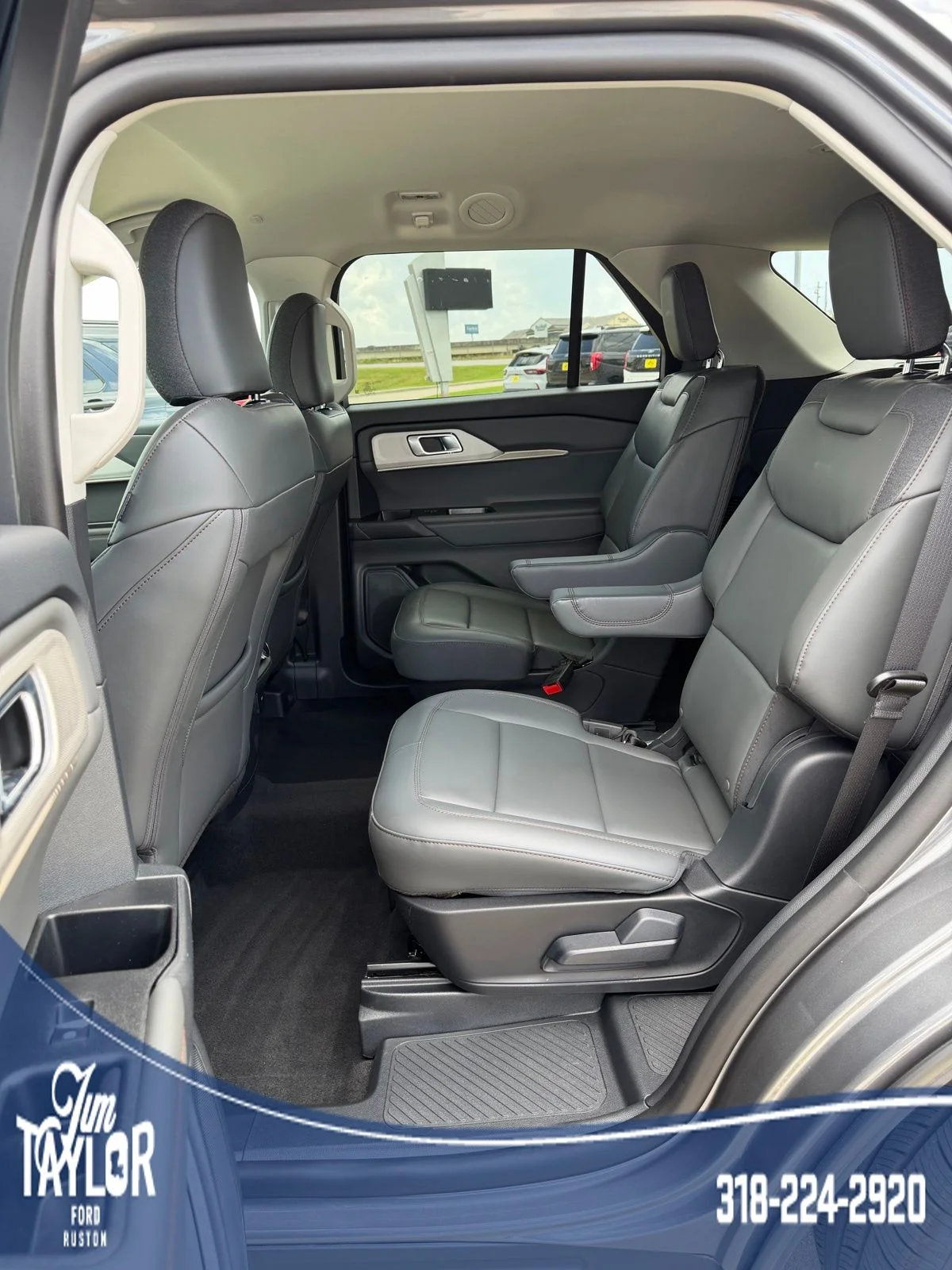 2026 Ford Explorer Active - Photo 8