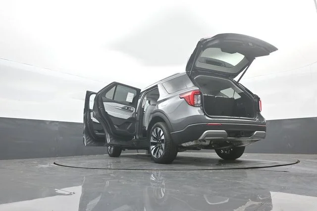 New 2026 Gray Ford Platinum image 42