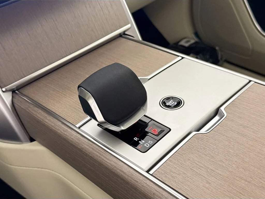 New 2026 Varesine Blue Land Rover SE image 17