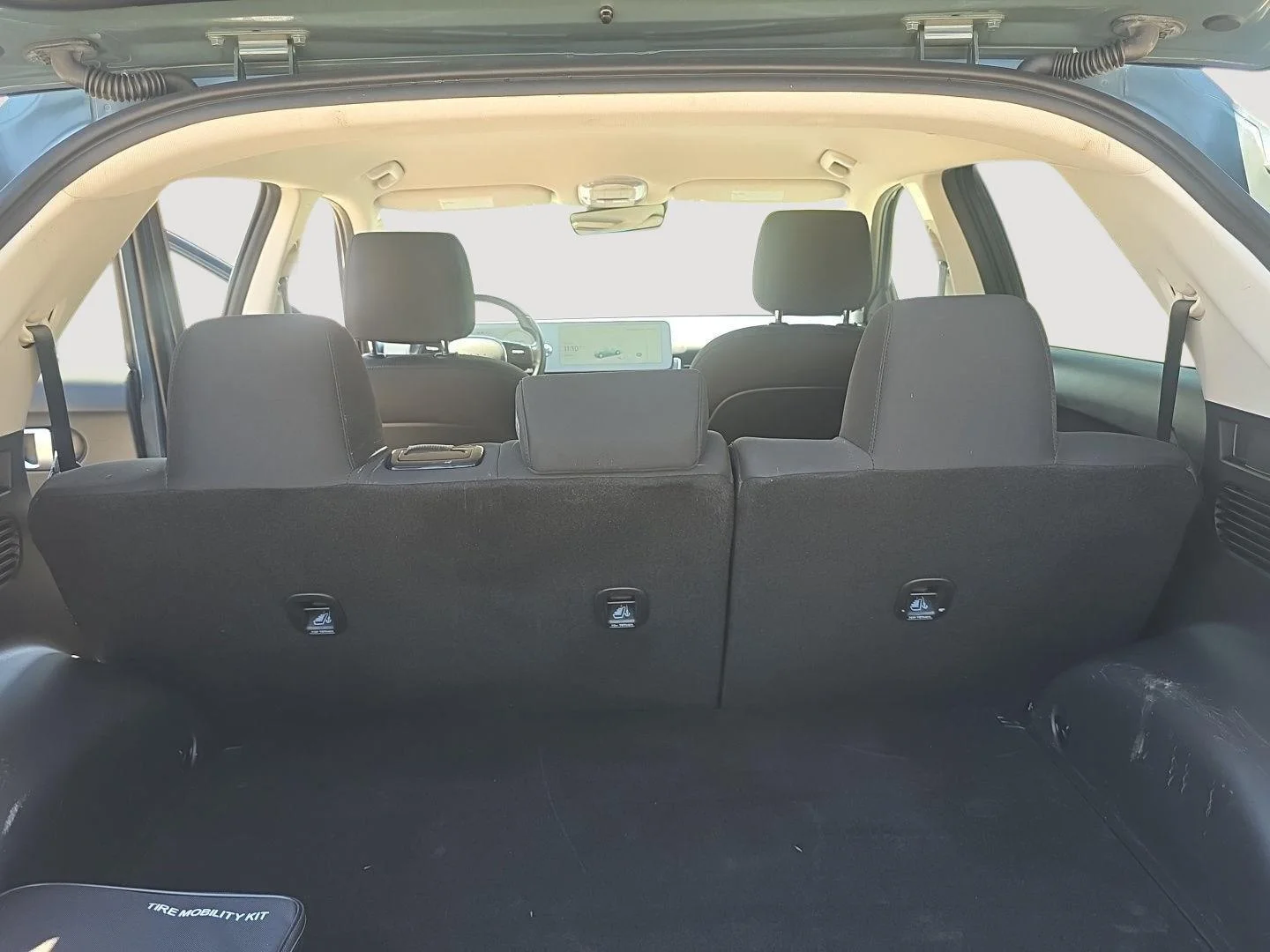 Used 2024 Digital Teal Hyundai SE image 30