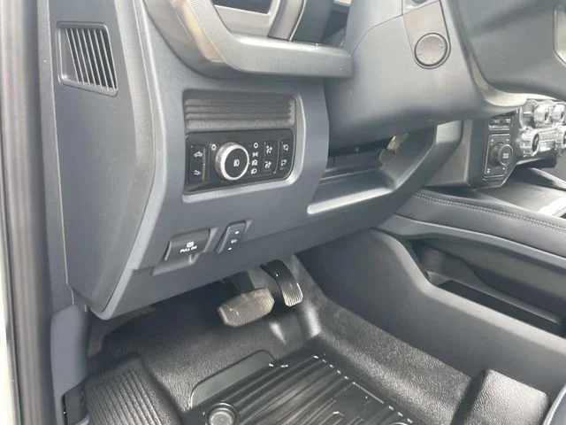 Used 2025 White Ford Platinum image 21