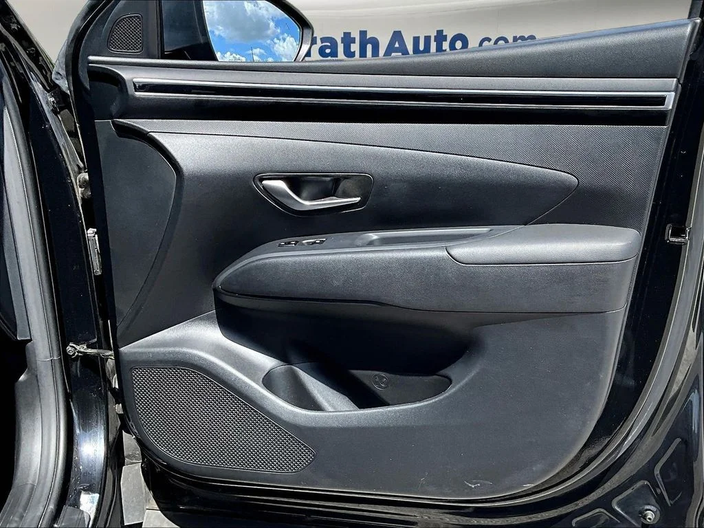 Used 2023 Black Hyundai SEL image 30