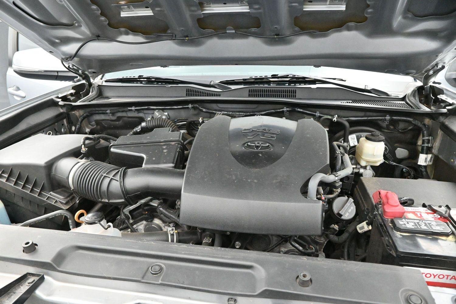 Used 2020 Silver Sky Metallic Toyota SR5 image 30