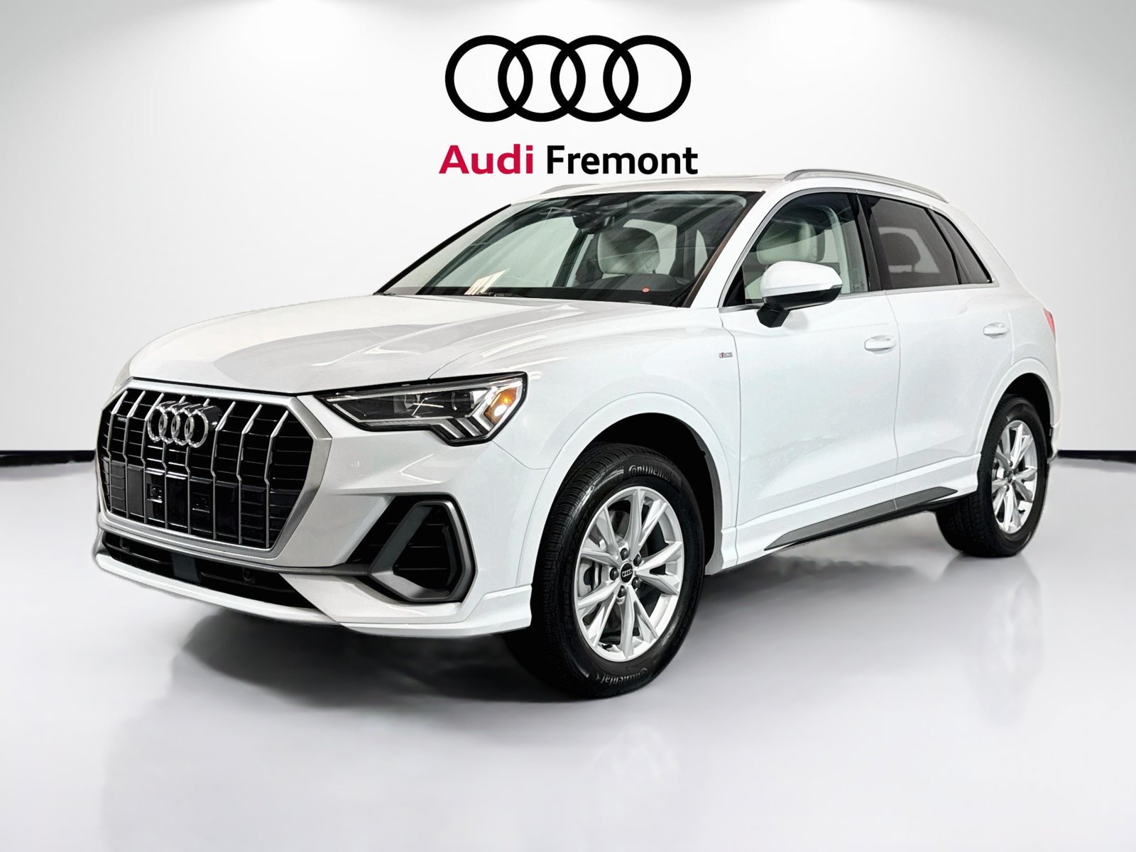 Used 2025 Glacier White Audi S line Premium image 2