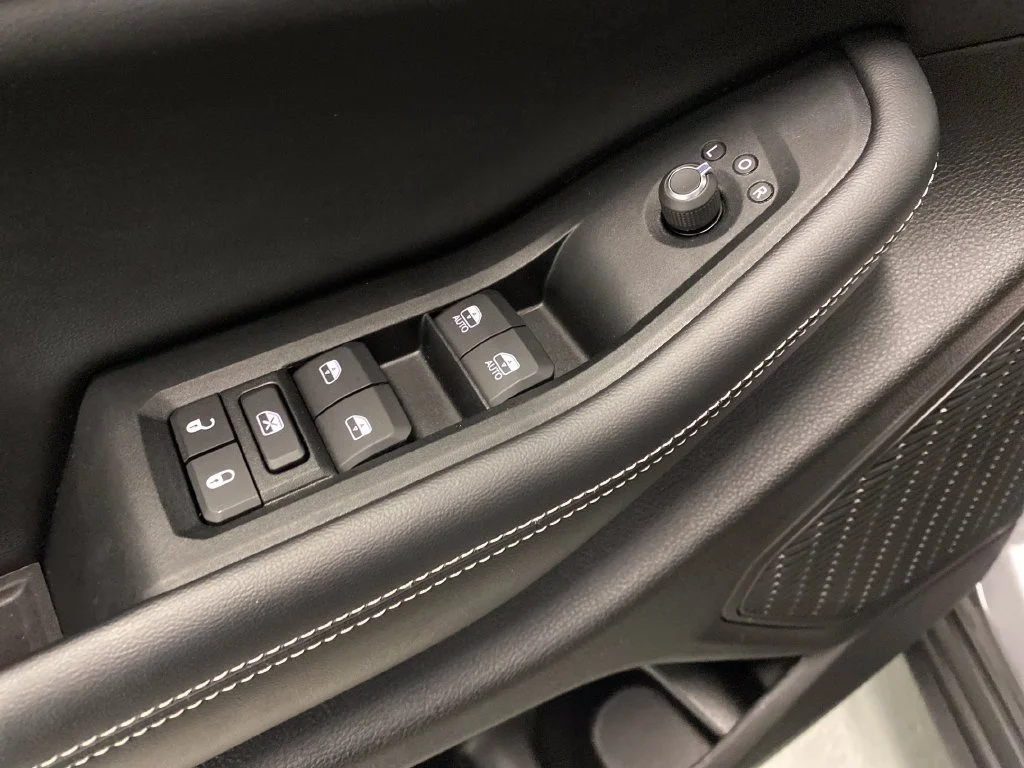 Used 2025 Gray Jeep Laredo image 12