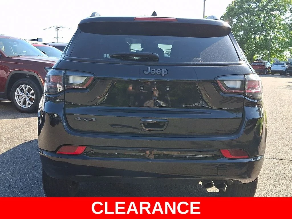 Certified Used 2022 Black Jeep Limited image 5