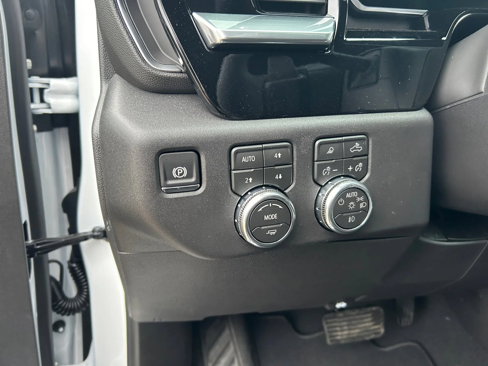 New 2026 Summit White GMC SLT image 16