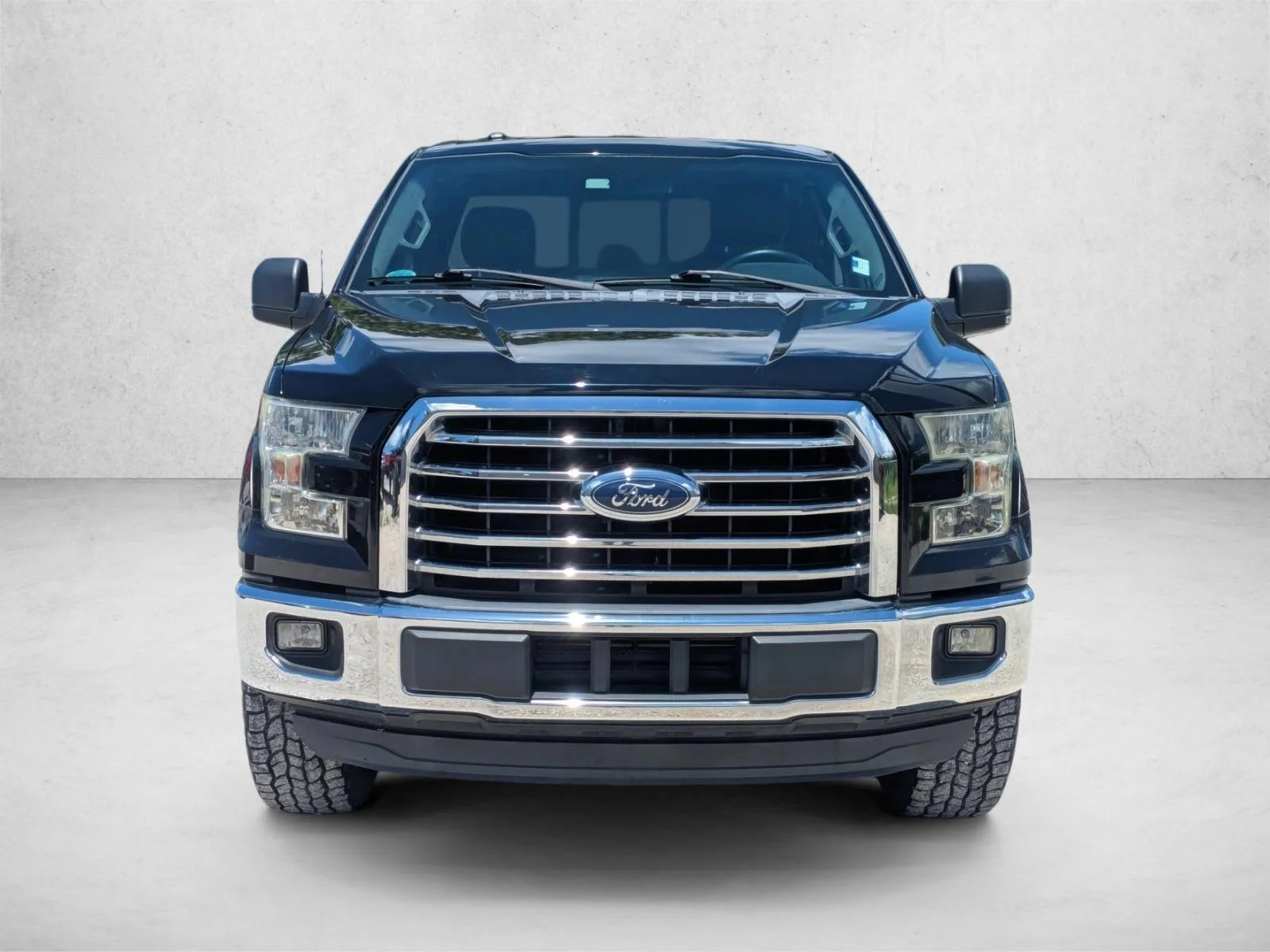 Used 2016 Shadow Black Ford XLT image 2