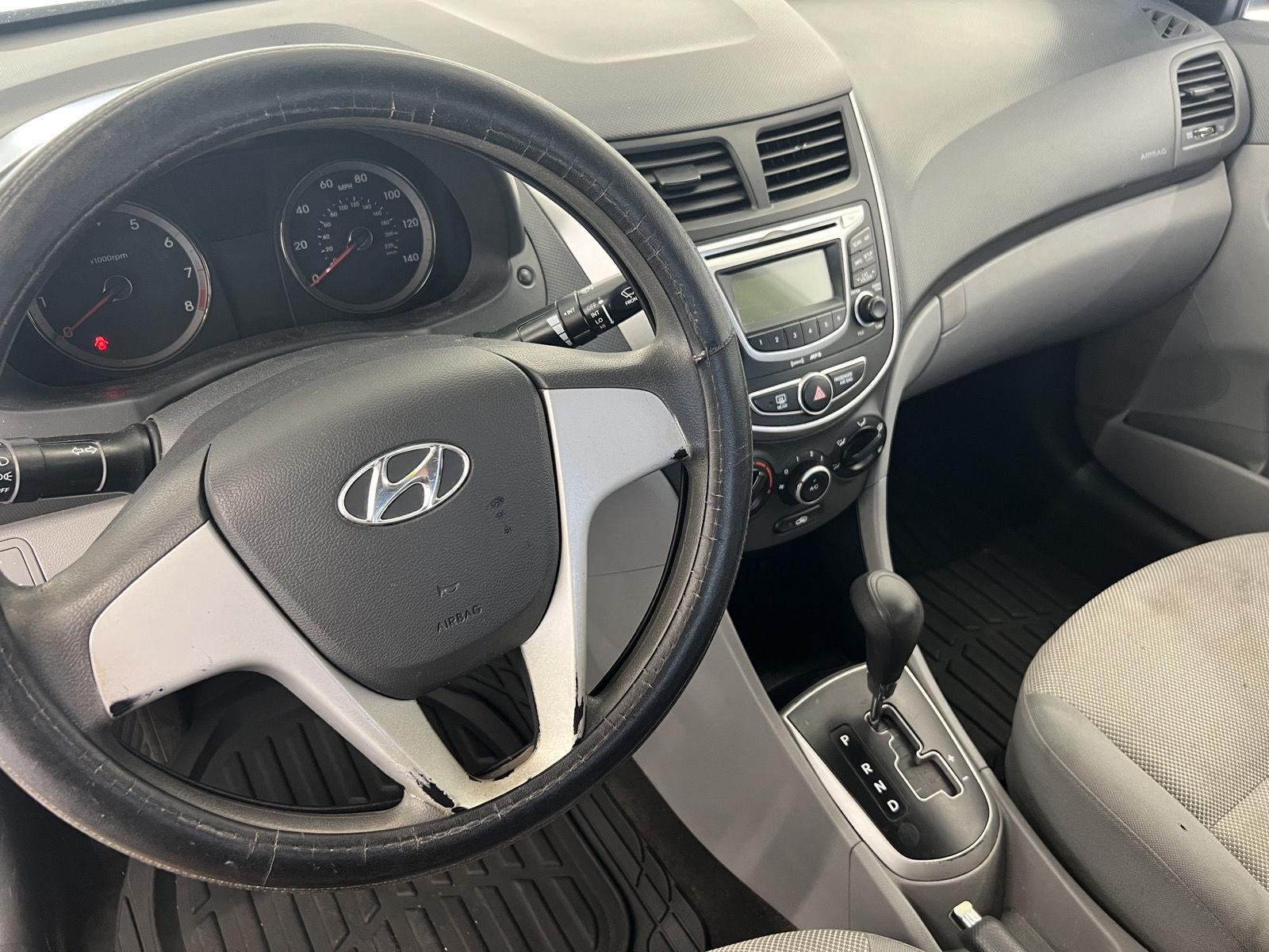 2012 Hyundai Accent GLS - Photo 18