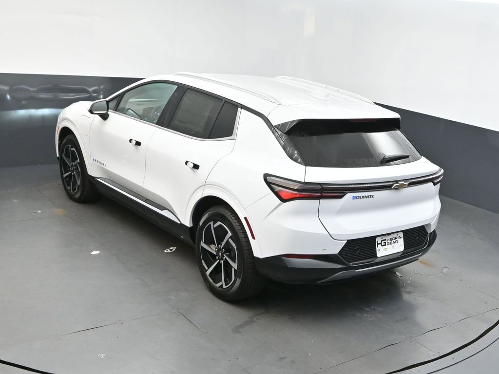 New 2025 Summit White Chevrolet LT image 34