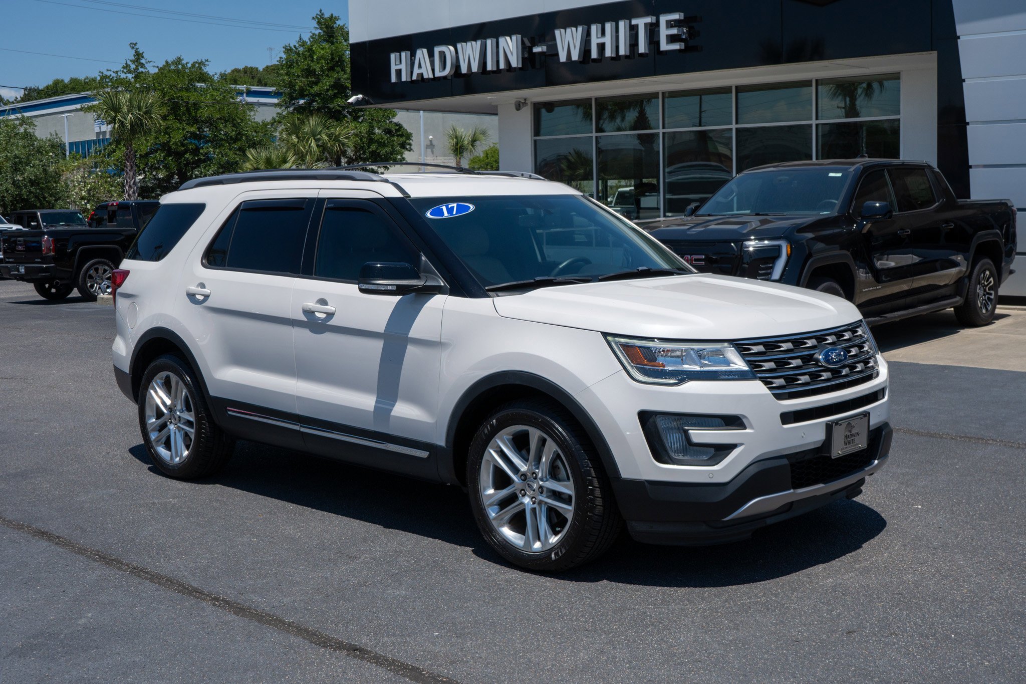 2017 Ford Explorer XLT FWD's photo