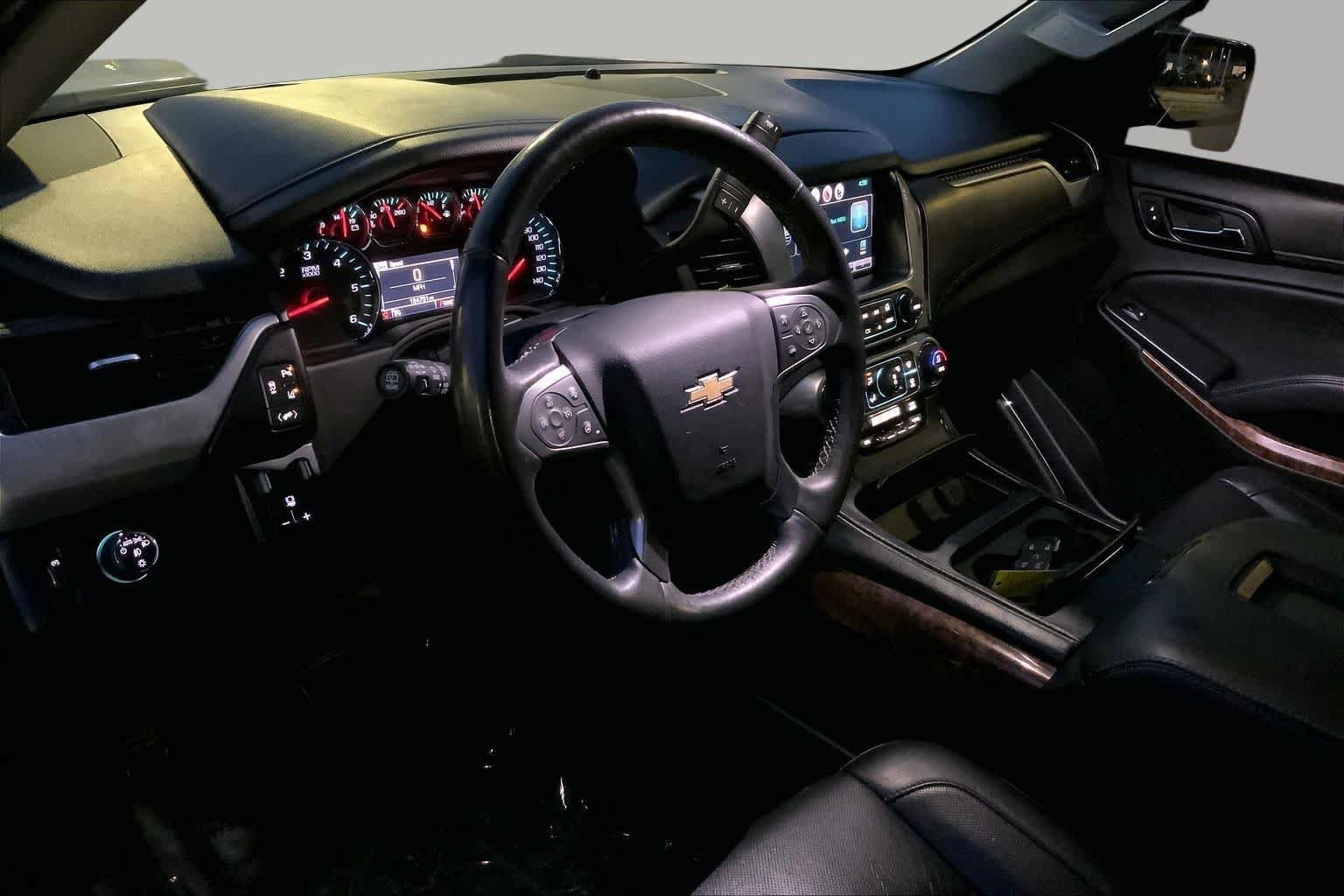 Used 2015 White Diamond Tricoat Chevrolet LTZ image 17