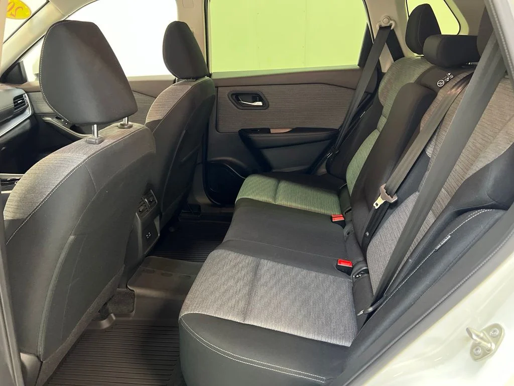 Used 2023 White Nissan SV image 27