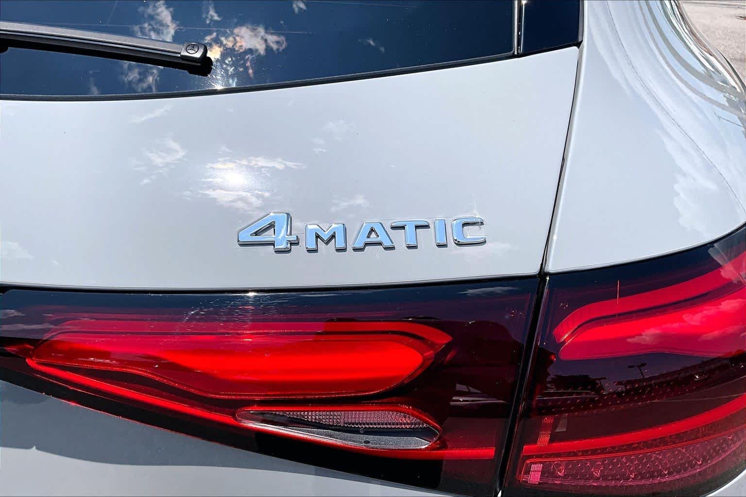 Certified Used 2026 MANUFAKTUR Alpine Grey Mercedes-Benz GLC 300 image 10