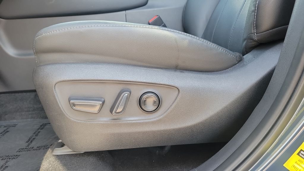 Used 2025 White Toyota Limited image 16