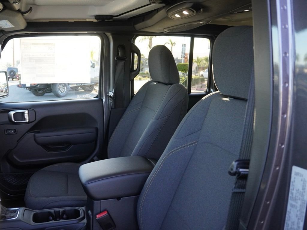 New 2026 Granite Crystal Metallic Clear-Coat Exterior Paint Jeep Willys image 17